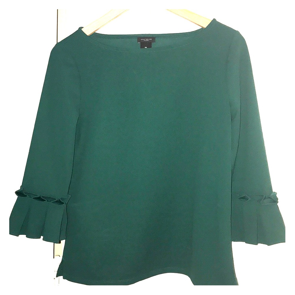 Ann Taylor ruffle sleeve top